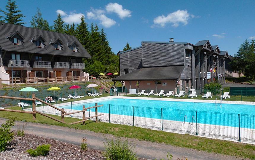 Appartement Dans Residence Bois De La Reine, Besse Et Saint Anastaise מראה חיצוני תמונה